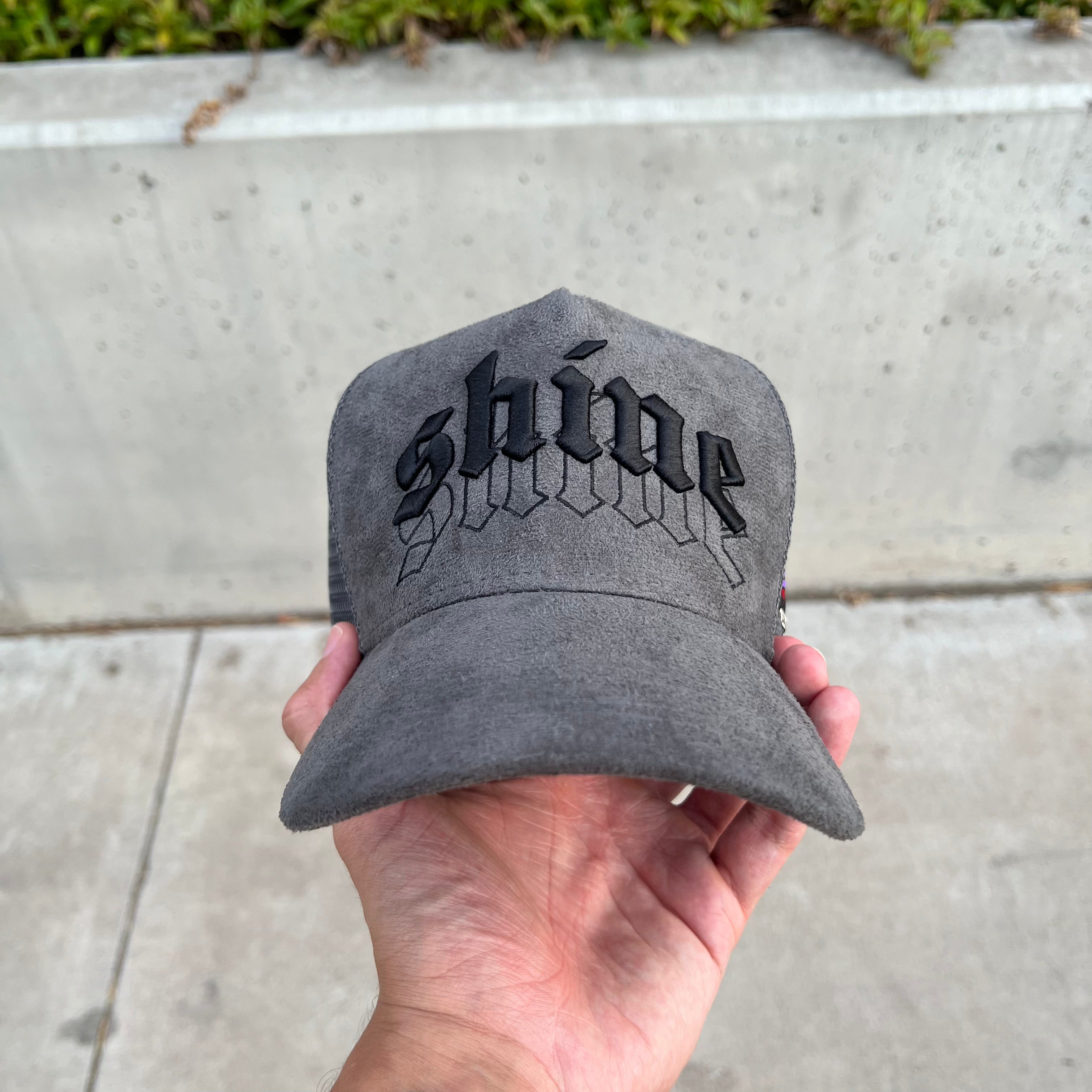 SUEDE BRILLANDO TRUCKER